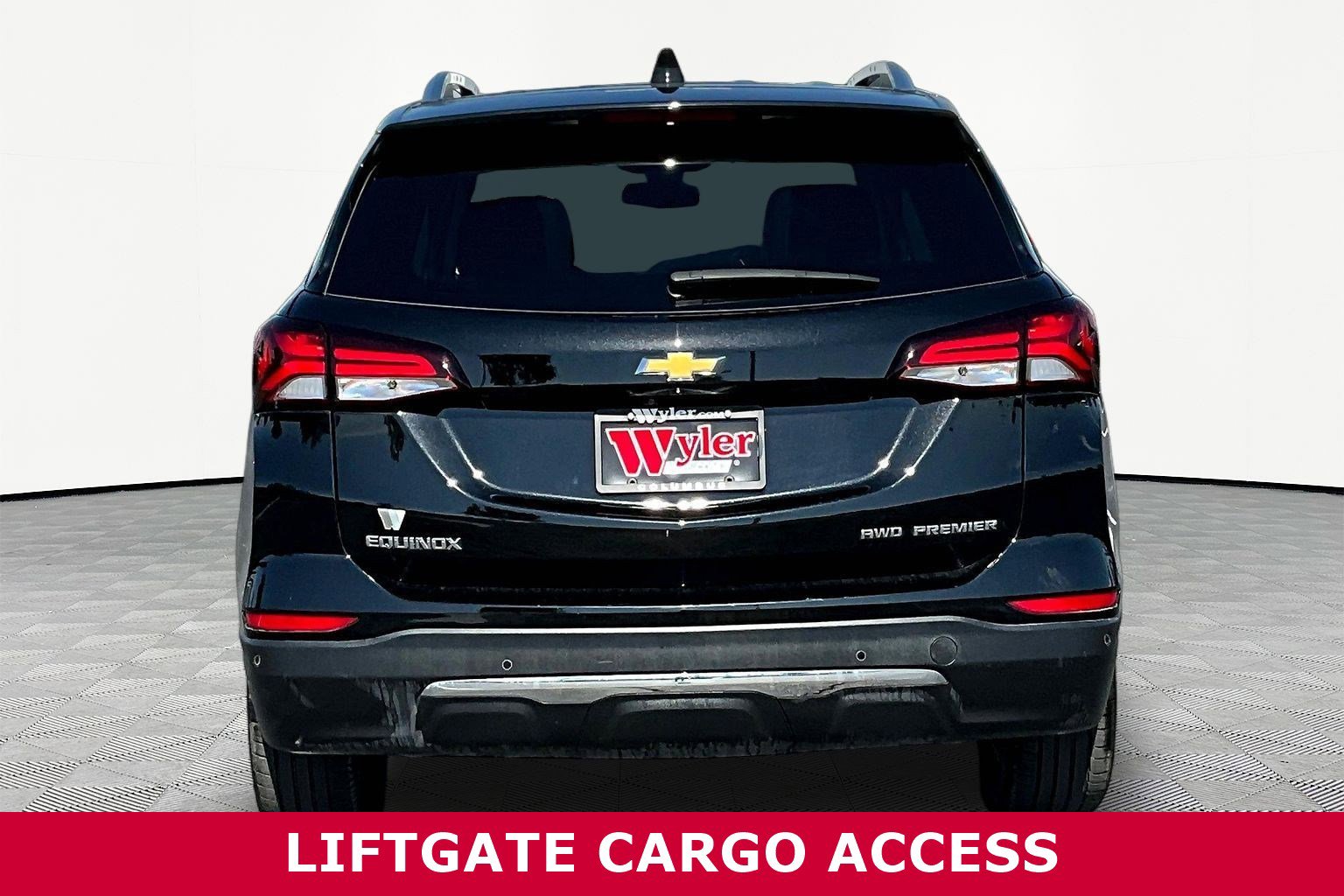 Used 2023 Chevrolet Equinox Premier AWD/4WD image 5