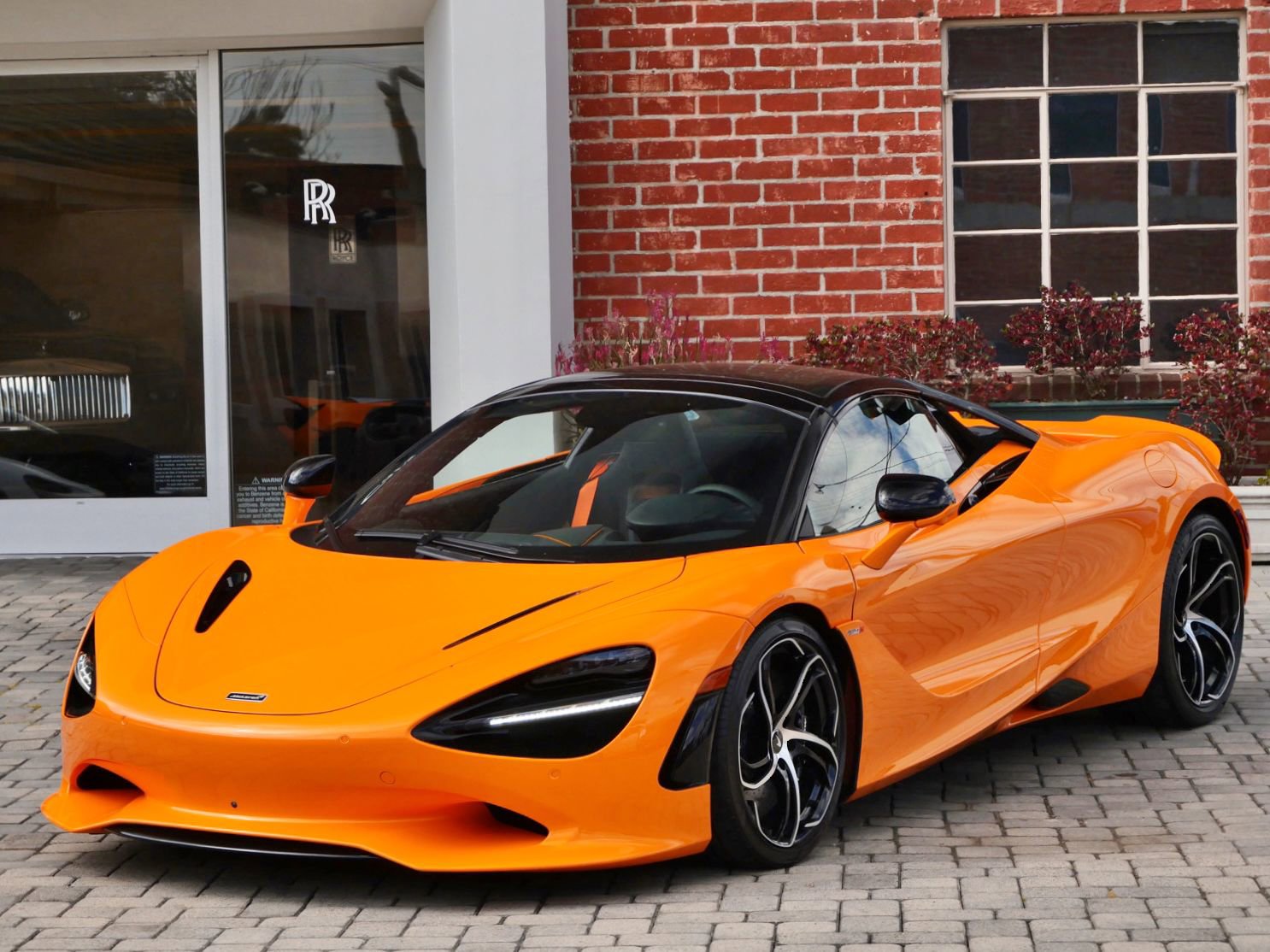 Used 2024 McLaren 750S Spider RWD image 23