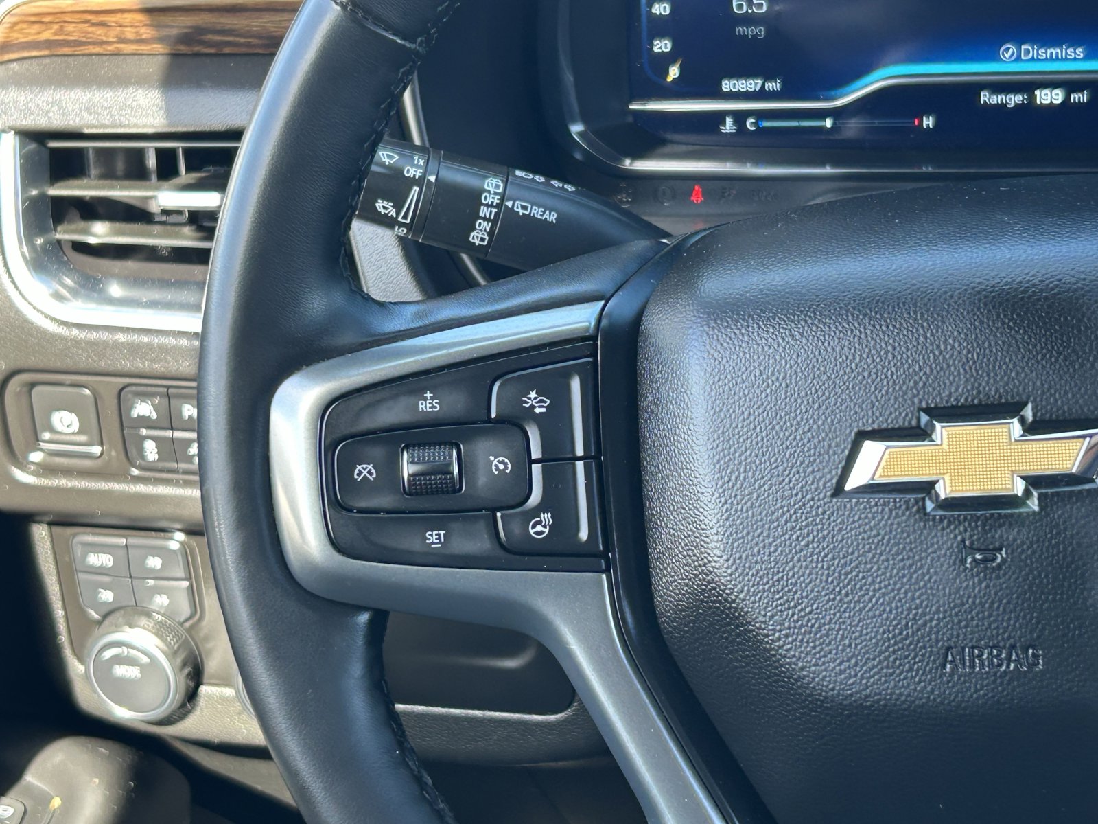 Certified 2023 Chevrolet Suburban Premier AWD/4WD image 24