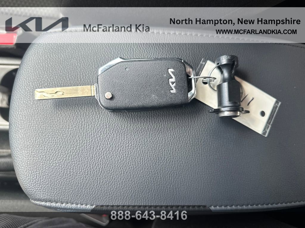 Used 2023 Kia Soul LX image 18