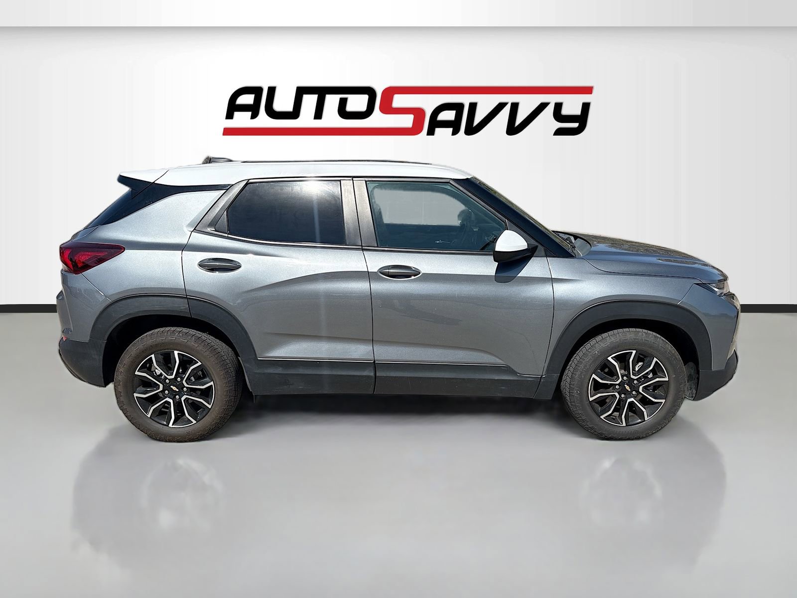 Used 2022 Chevrolet TrailBlazer ACTIV w/ Sun and Liftgate Package FWD image 8