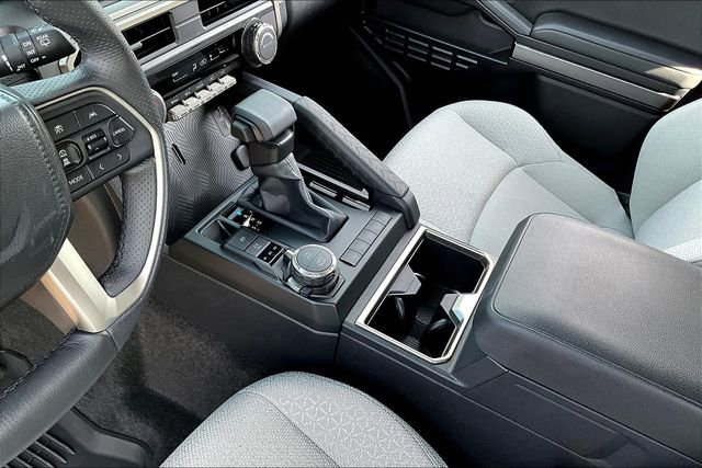 Used 2025 Toyota 4Runner SR5 AWD/4WD image 18