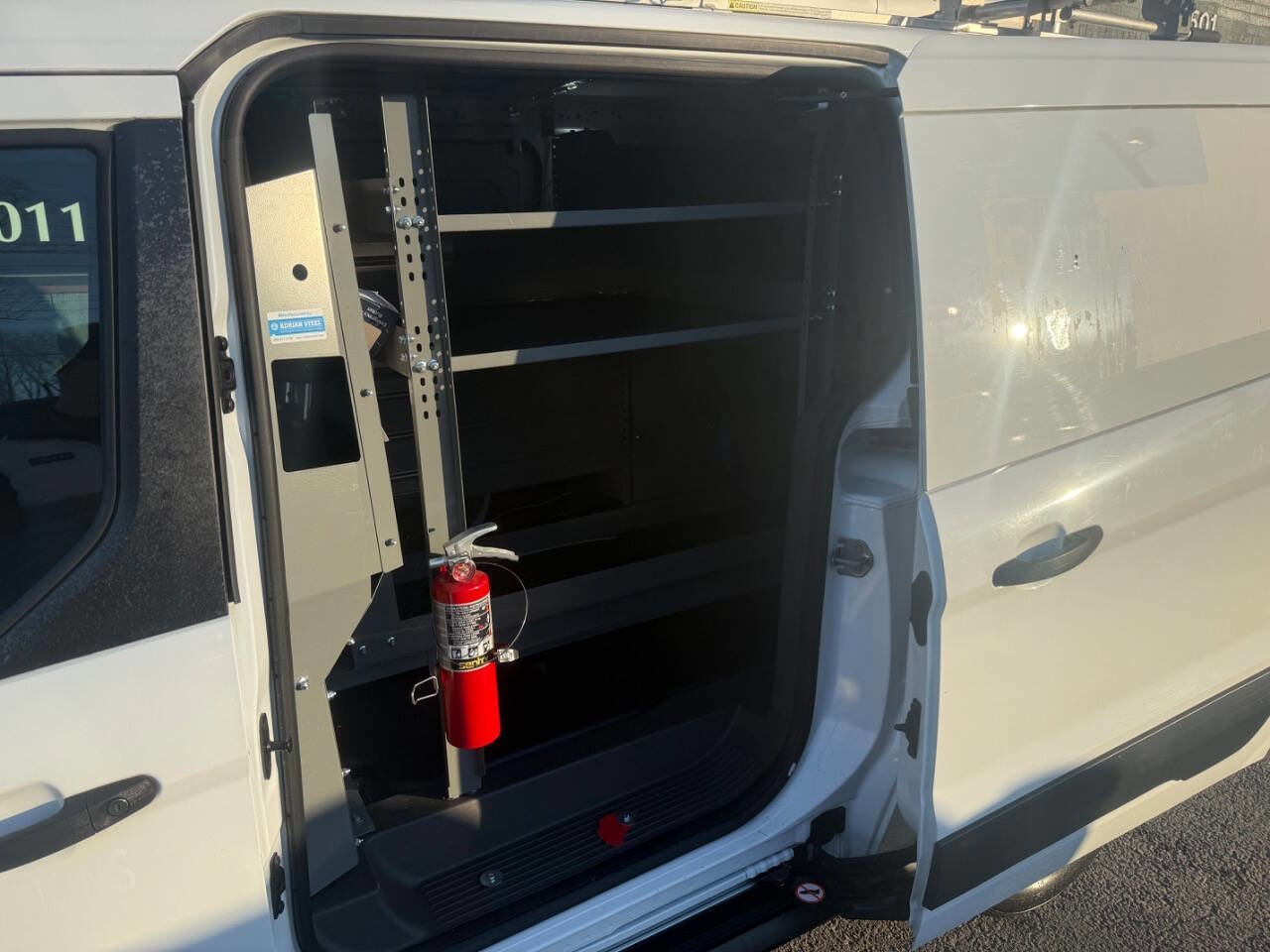 Used 2020 Ford Transit Connect XL image 9