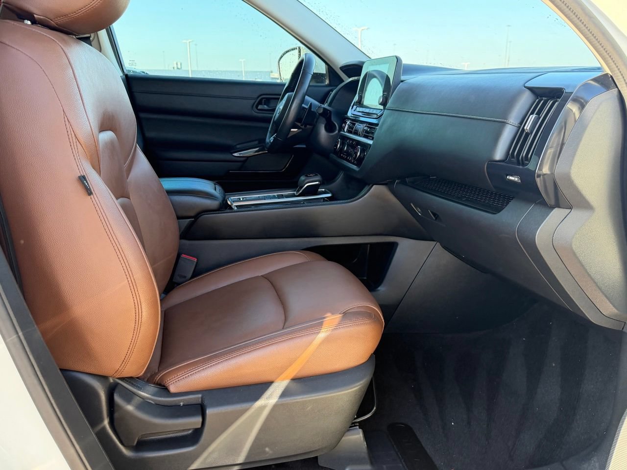 Certified 2024 Nissan Pathfinder SV FWD image 40