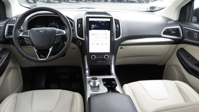 Certified 2022 Ford Edge Titanium w/ Equipment Group 301A image 2