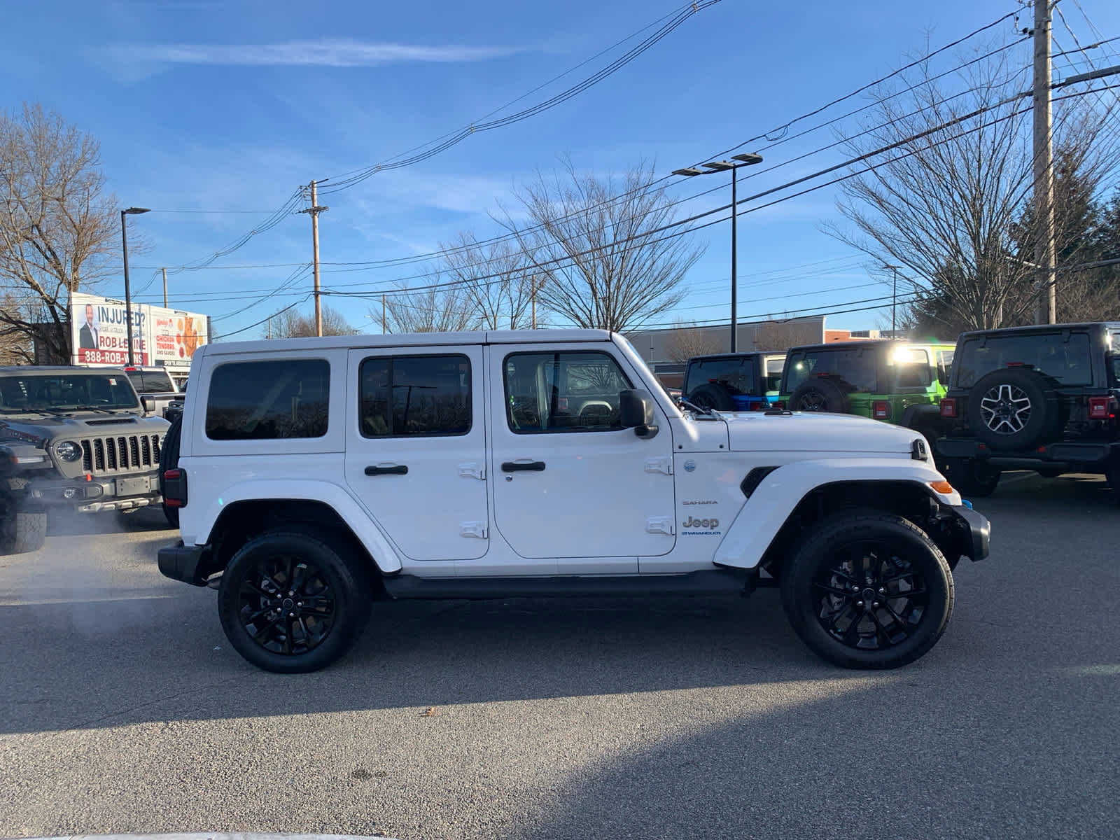 Used 2024 Jeep Wrangler Sahara image 7