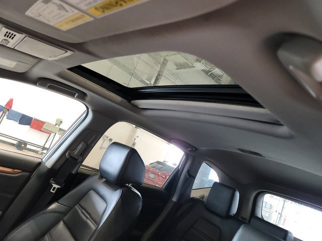 Used 2020 Honda CR-V Touring image 11