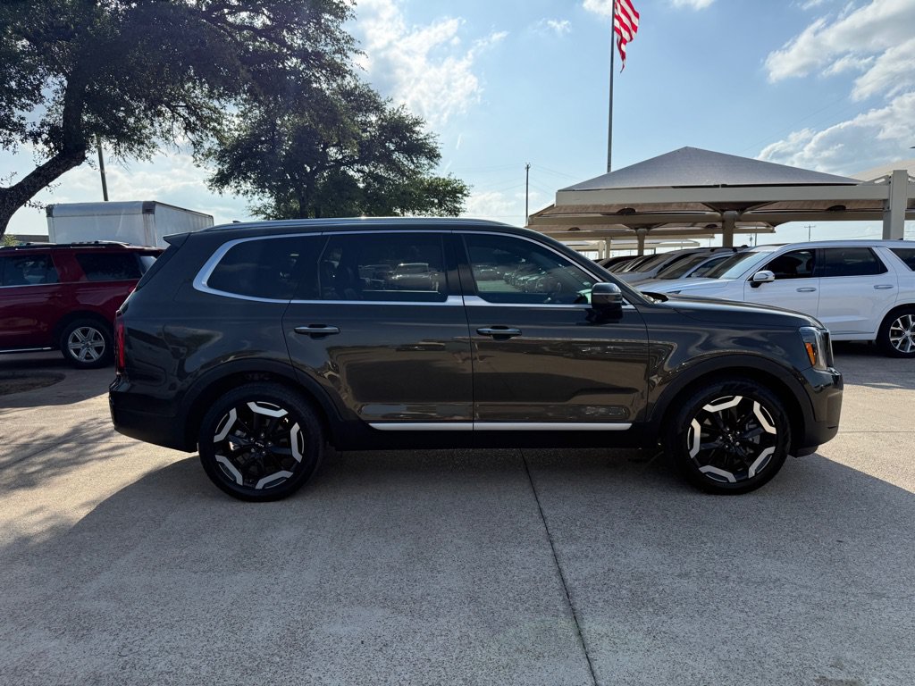 Used 2023 Kia Telluride S FWD image 8