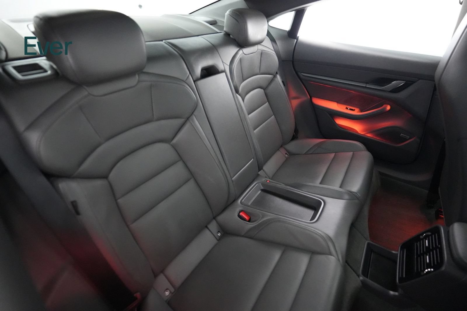 Used 2022 Porsche Taycan RWD image 5