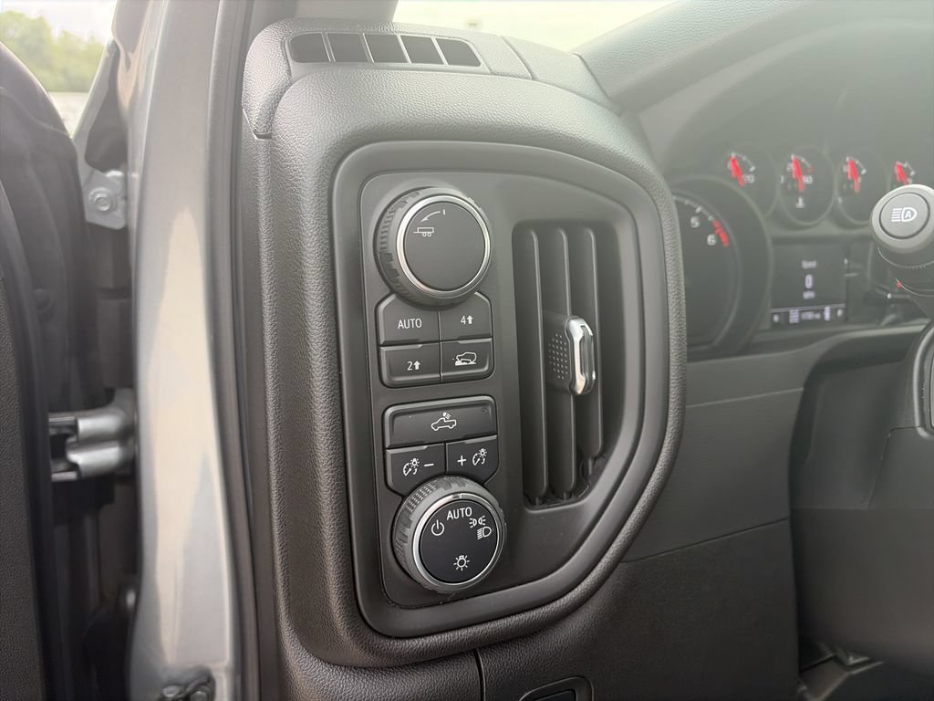 Used 2025 Chevrolet Silverado 1500 W/T AWD/4WD image 19