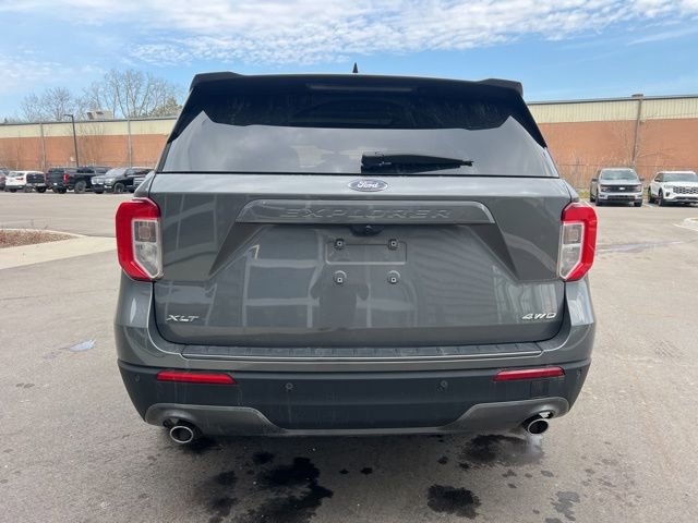 Used 2023 Ford Explorer XLT w/ Equipment Group 202A image 6