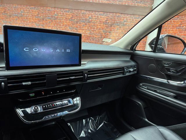 Used 2023 Lincoln Corsair FWD image 17