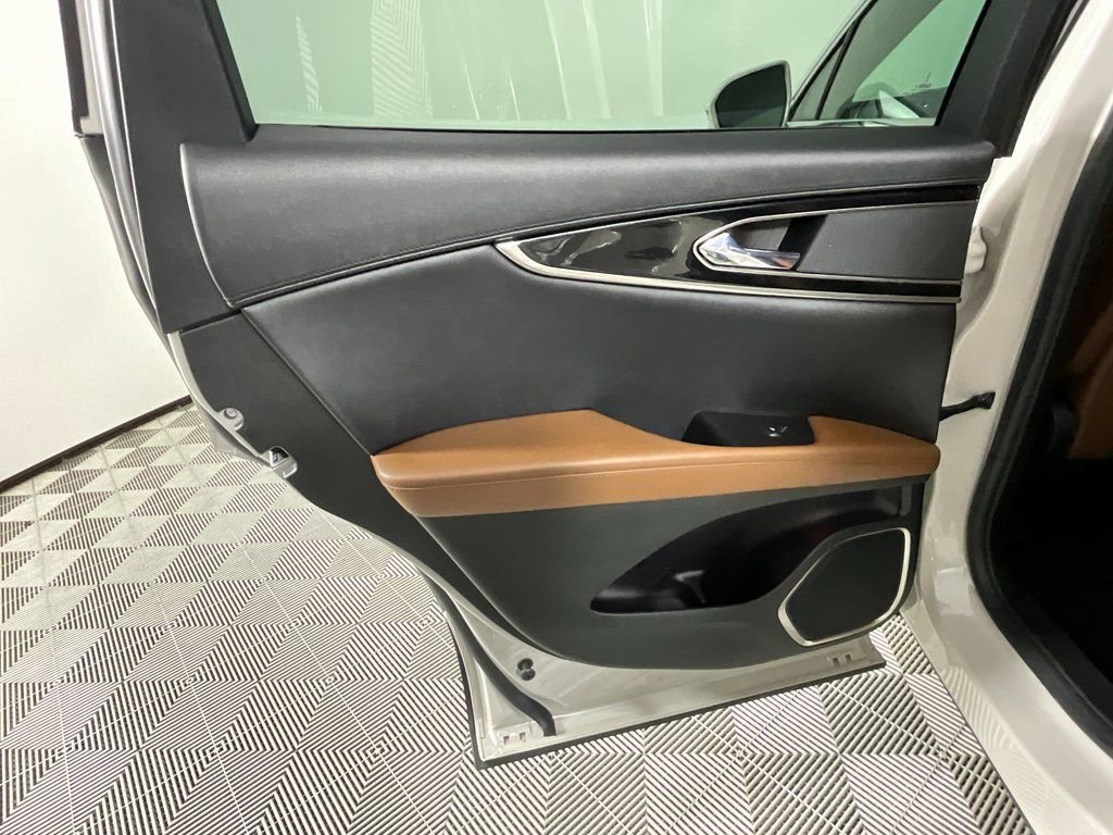 Certified 2023 Lincoln Nautilus Reserve image 26