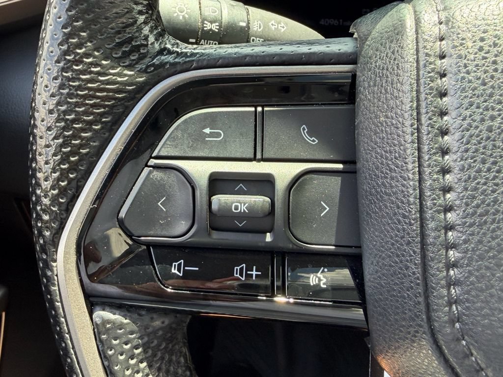 Used 2024 Toyota Tundra Limited AWD/4WD image 34