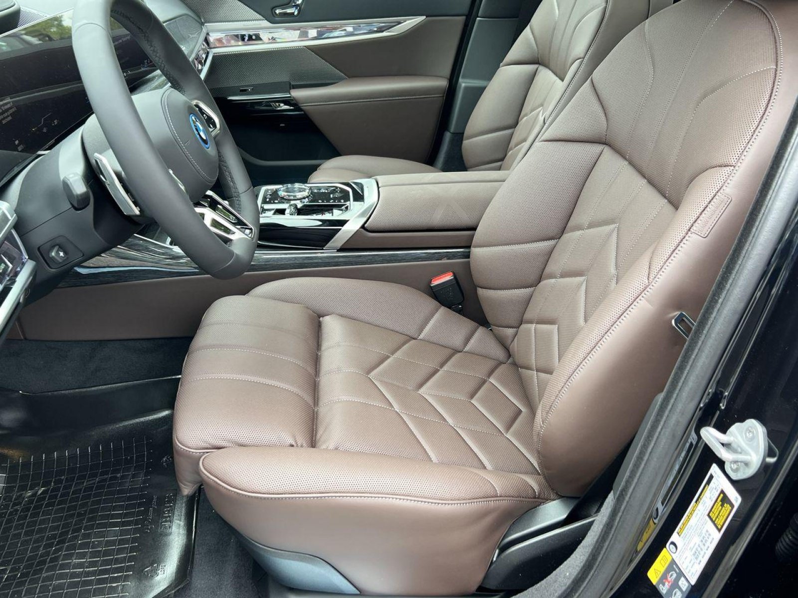 New 2025 BMW i7 eDrive50 w/ Executive Package RWD image 10