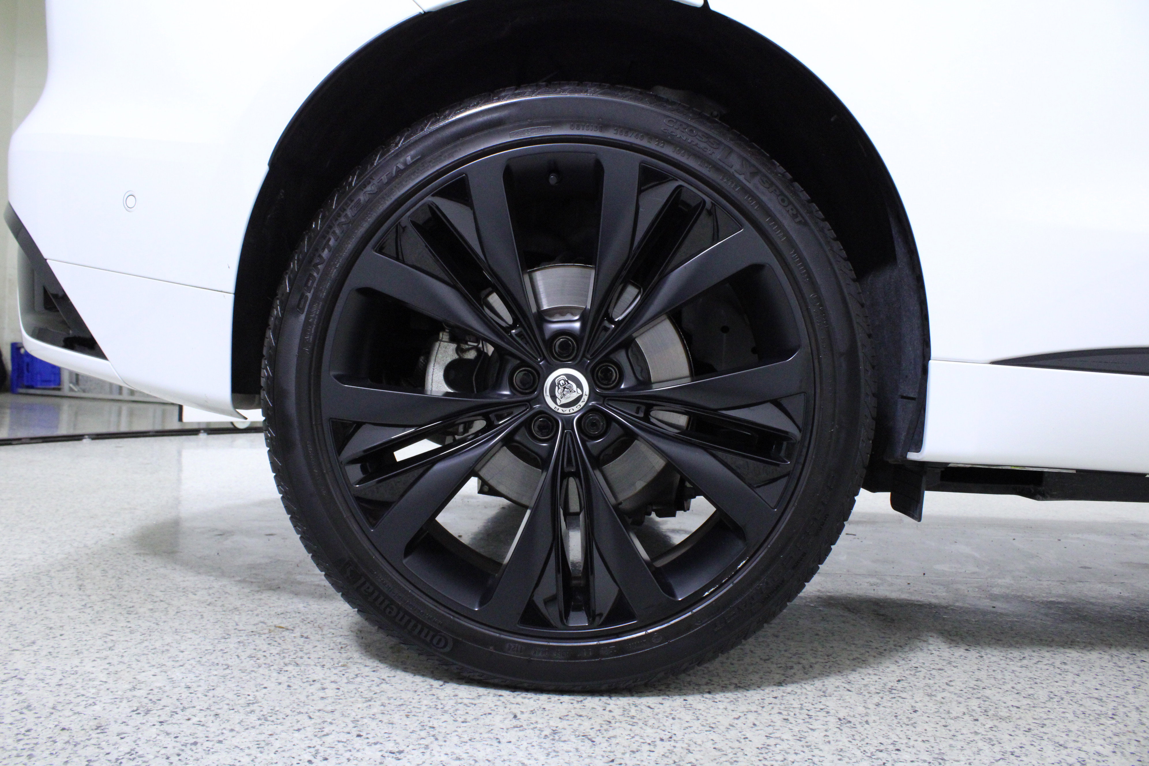 Used 2025 Jaguar F-PACE R-Dynamic S image 8