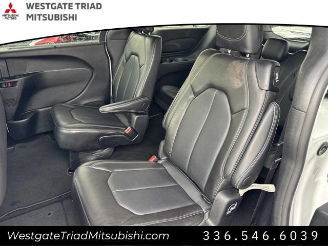 Used 2026 Chrysler Pacifica Select FWD image 18