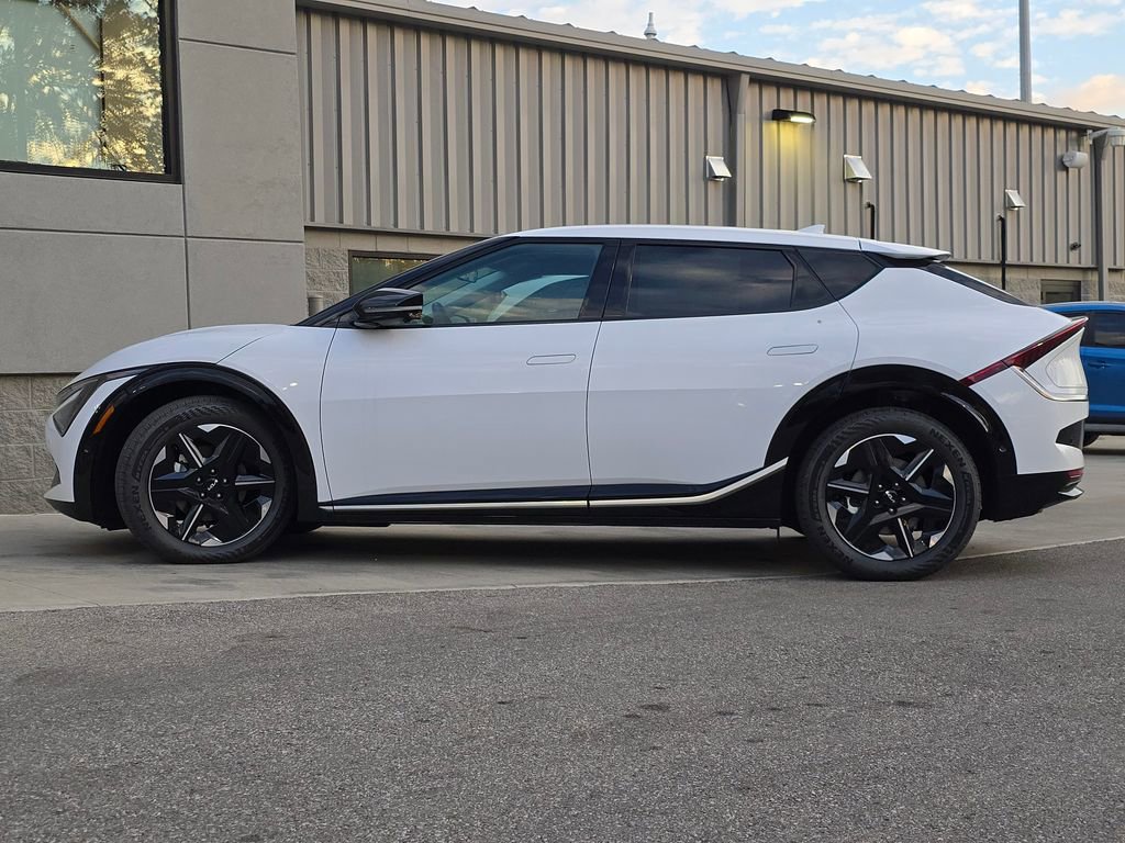 New 2025 Kia EV6 Wind image 17
