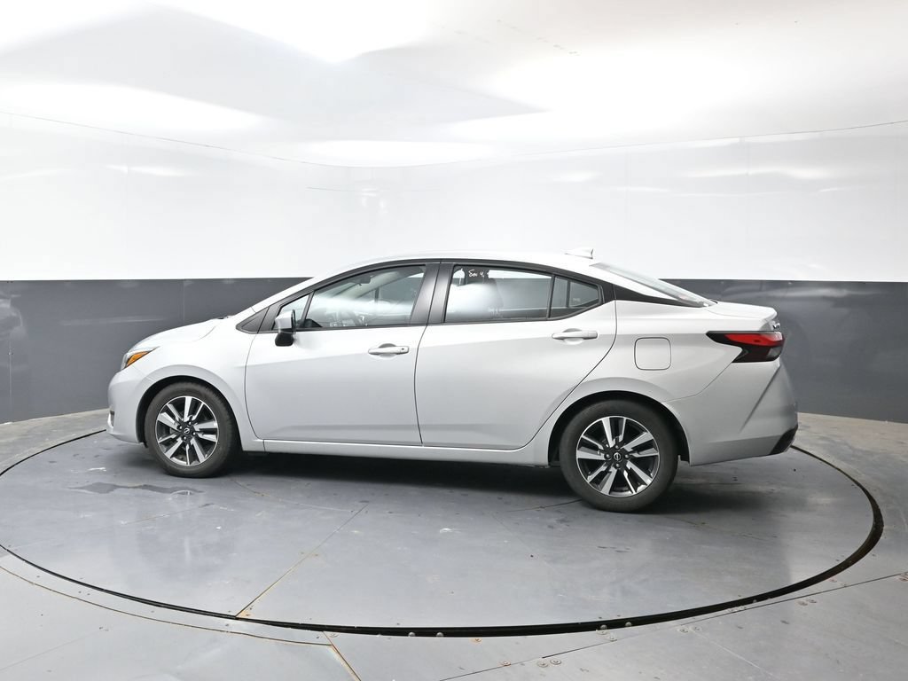 Used 2025 Nissan Versa SV FWD image 9