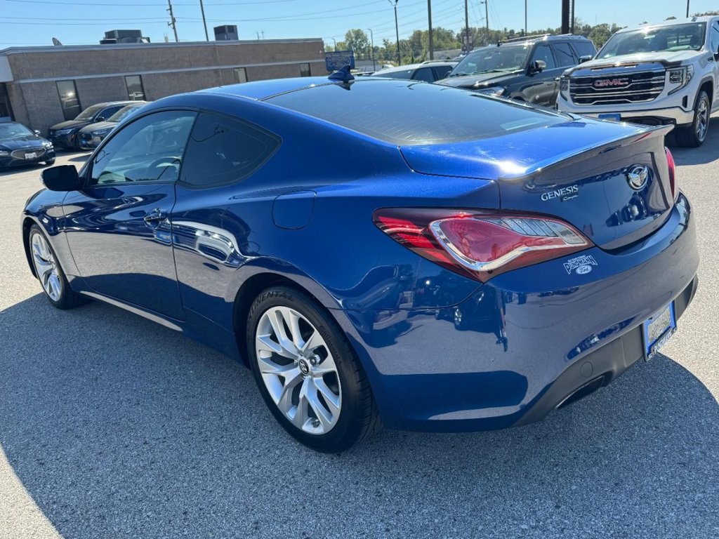 Used 2016 Hyundai Genesis 3.8 RWD image 5