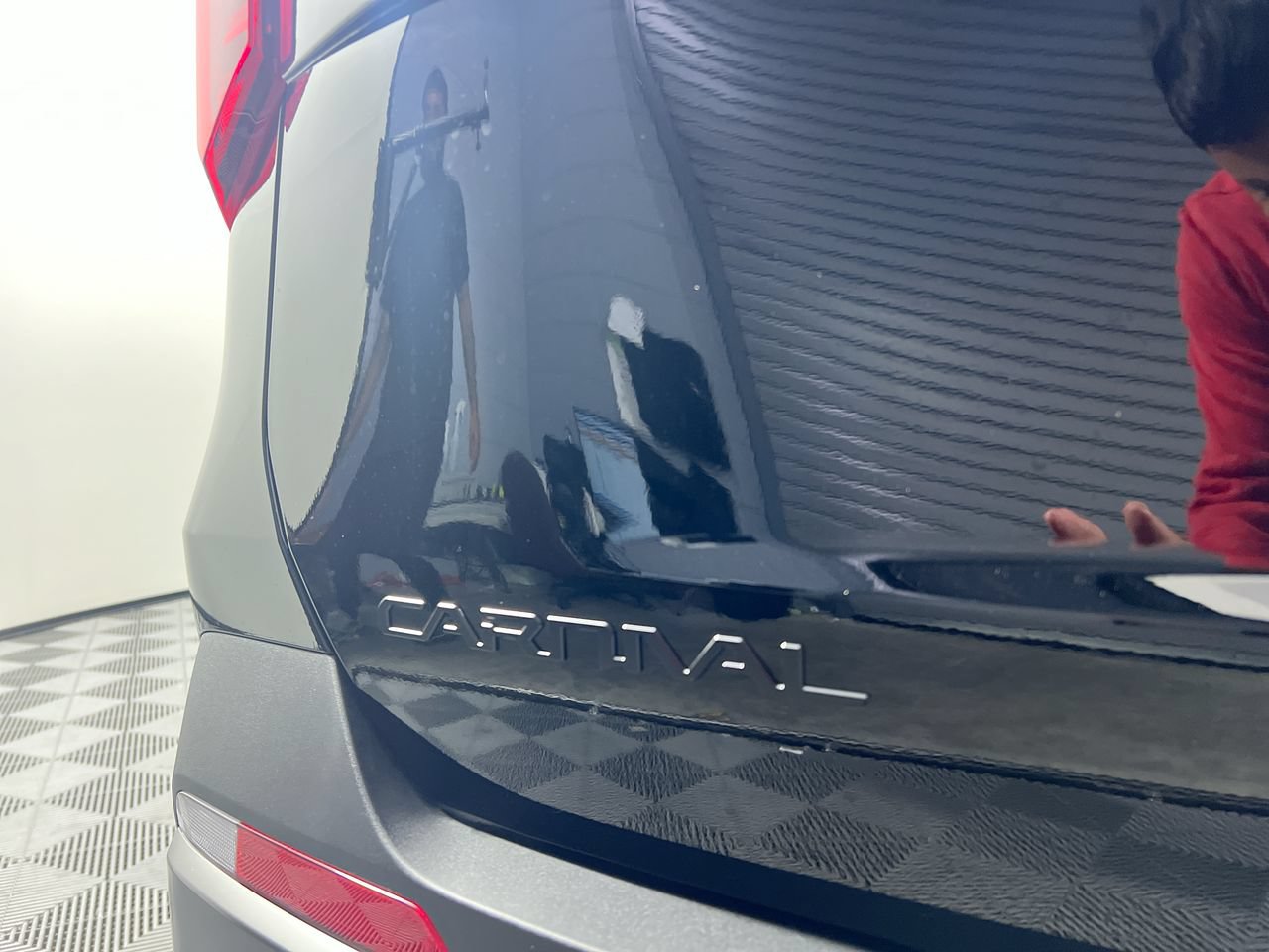Certified 2026 Kia Carnival SX Prestige FWD image 5
