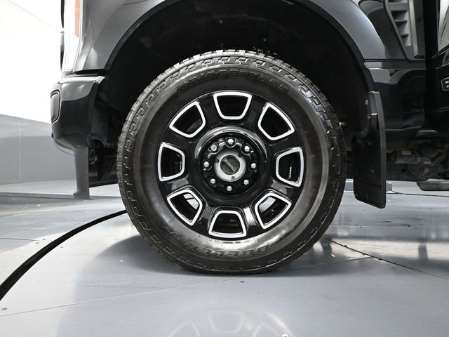 Used 2025 Ford F250 Platinum image 17