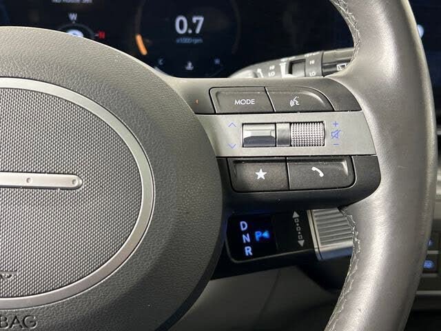 Used 2024 Hyundai Kona Limited FWD image 16