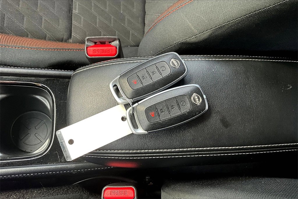 Used 2024 Nissan Kicks SR image 31
