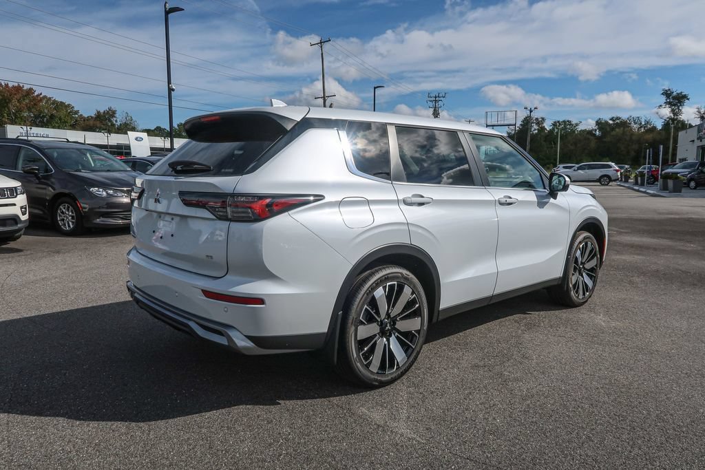 New 2025 Mitsubishi Outlander SE AWD/4WD image 9