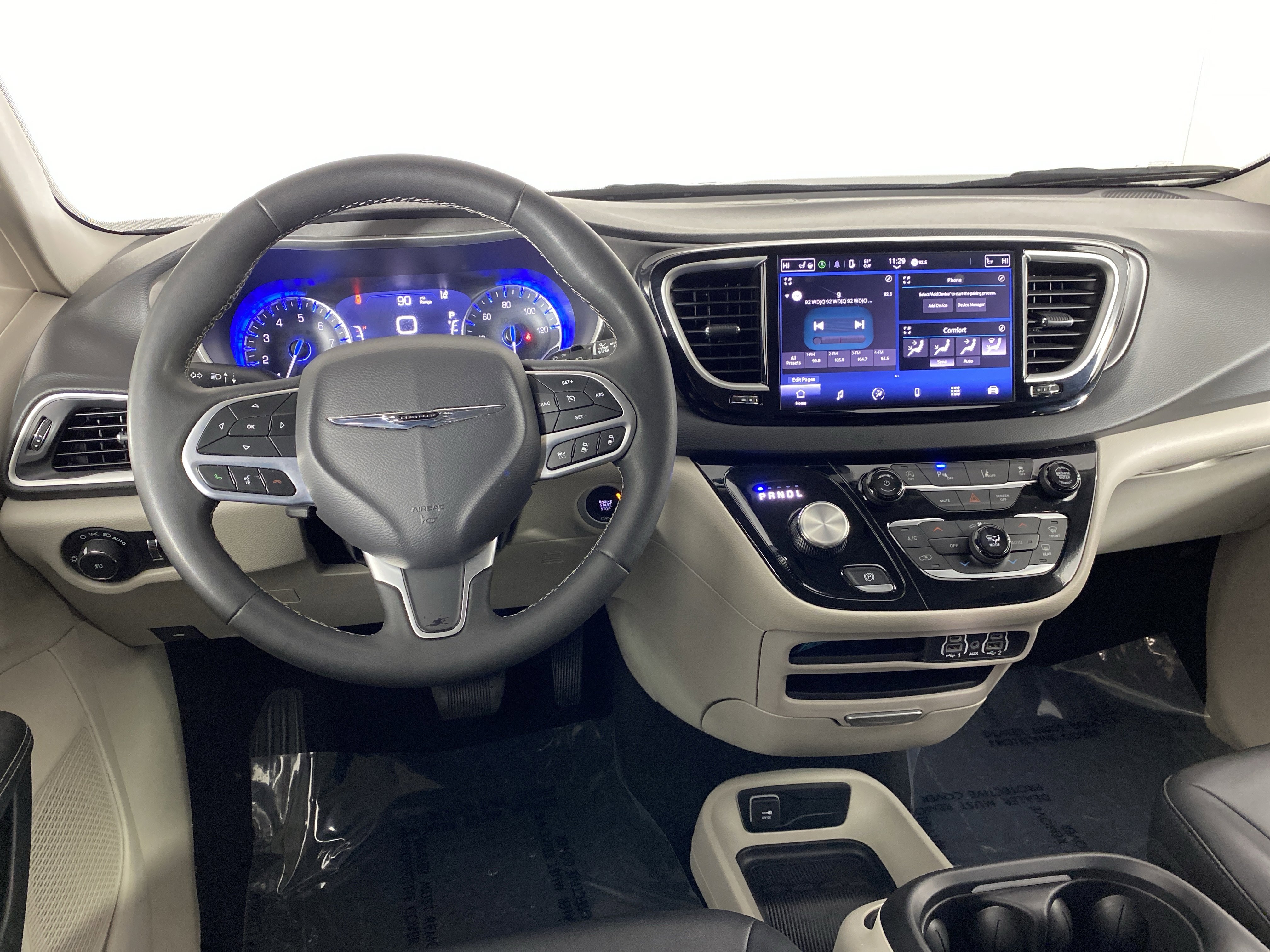 Used 2024 Chrysler Pacifica Touring-L image 19