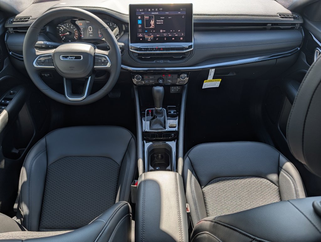 New 2026 Jeep Compass Latitude AWD/4WD image 8