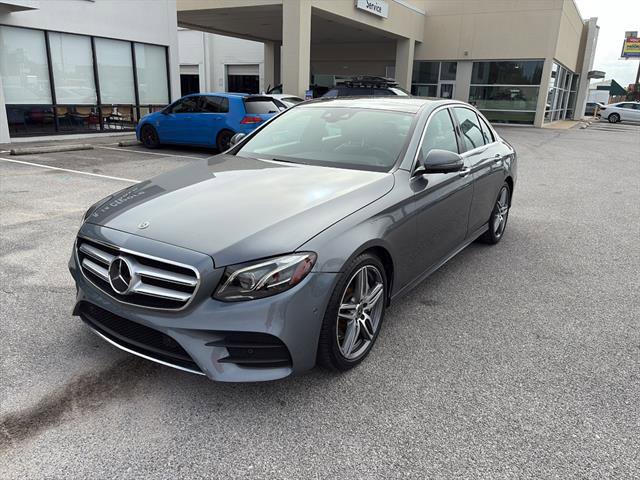 Used 2018 Mercedes-Benz E 400 4MATIC Sedan image 3