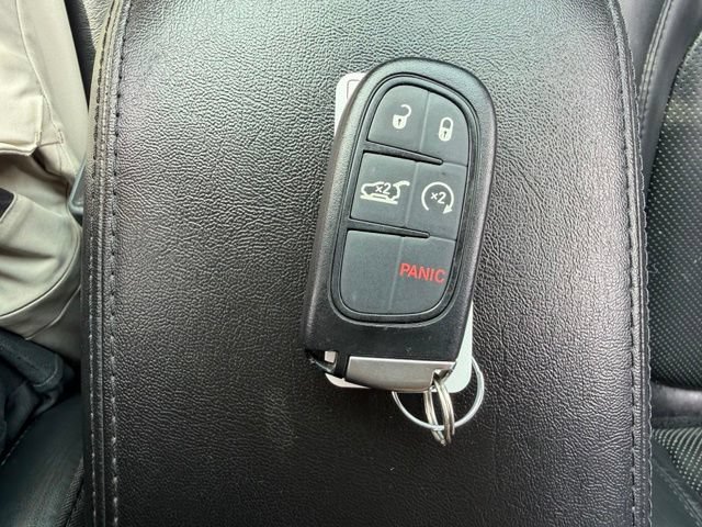 Used 2016 Jeep Cherokee Overland AWD/4WD image 23