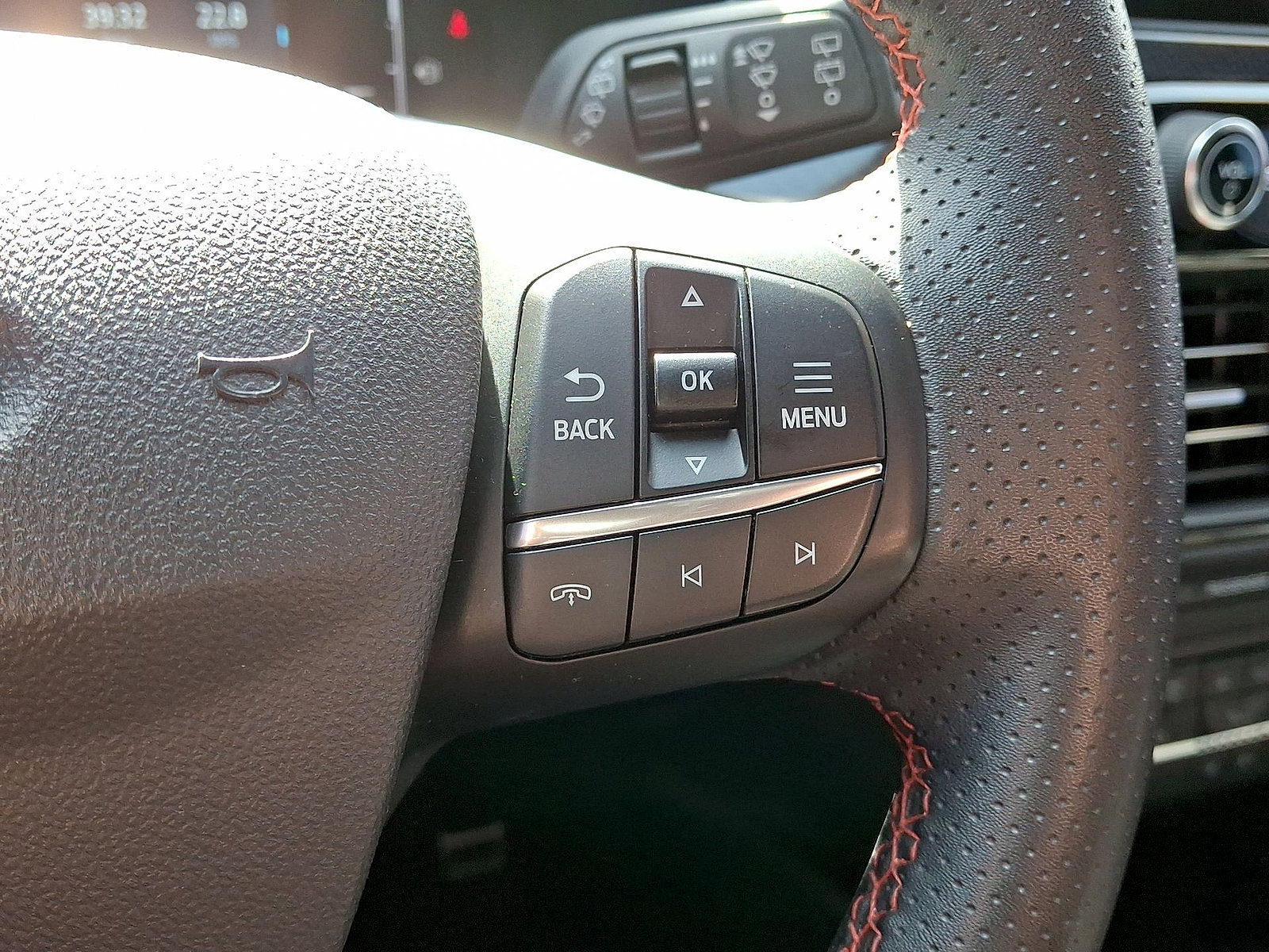 Used 2024 Ford Escape ST-Line FWD image 18