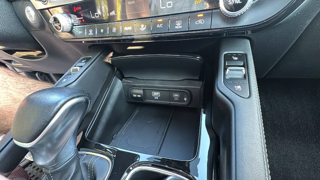 Used 2024 Kia Telluride EX w/ EX Captain's Chair Package AWD/4WD image 24