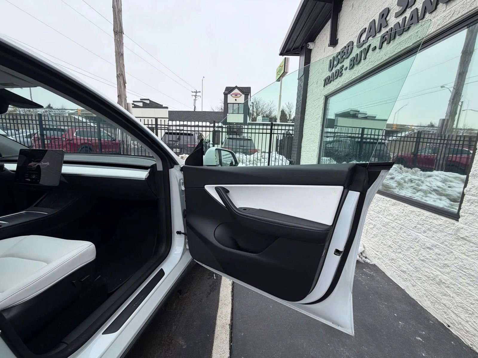 Used 2022 Tesla Model Y Performance AWD/4WD image 27