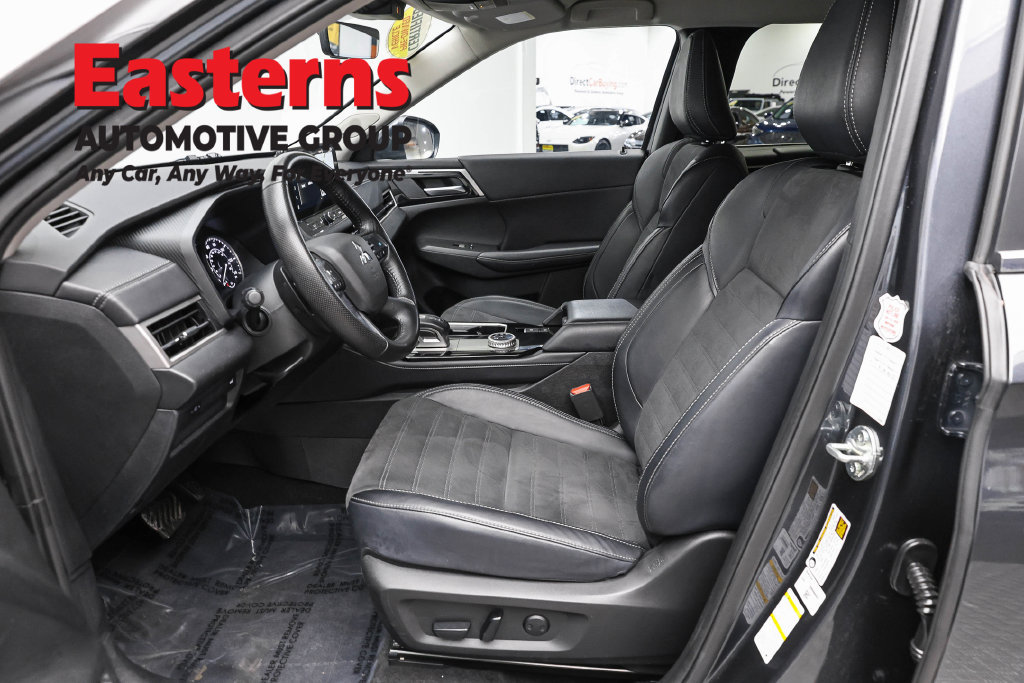 Used 2025 Mitsubishi Outlander SE FWD image 15