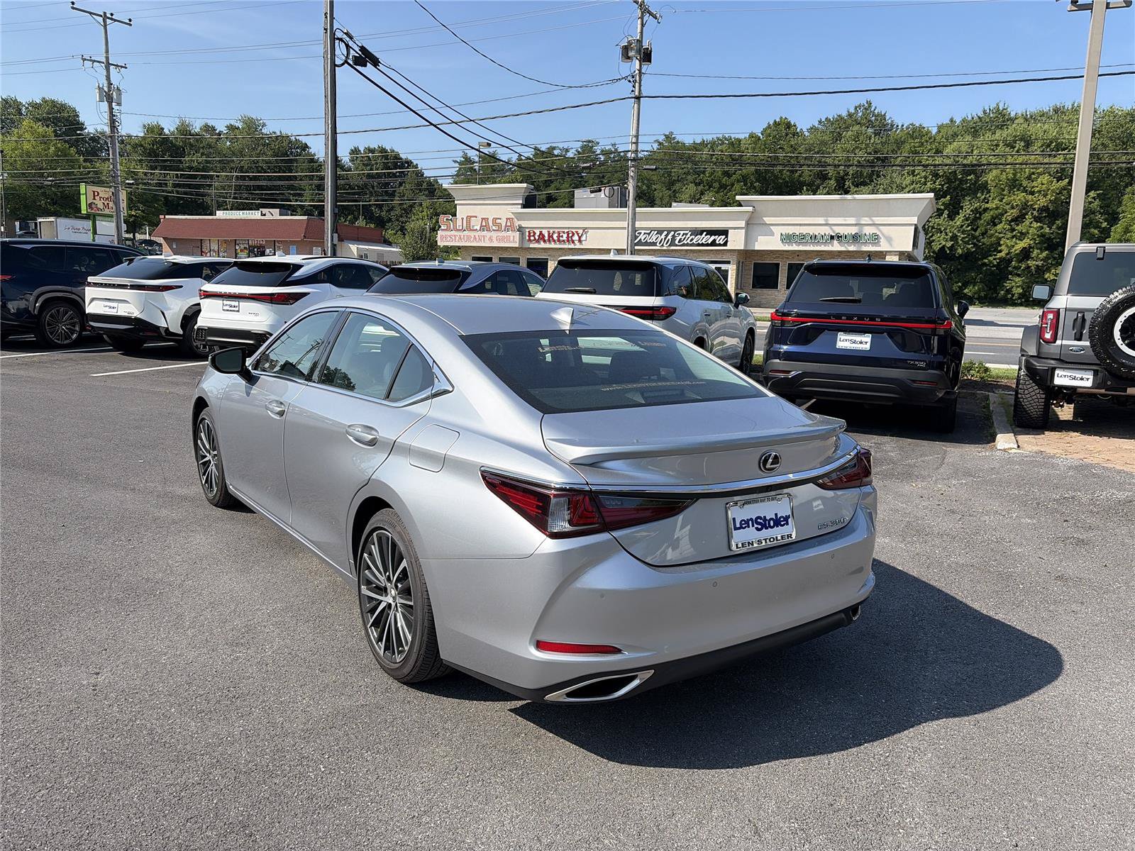 Used 2025 Lexus ES 350 w/ Premium Package FWD image 3