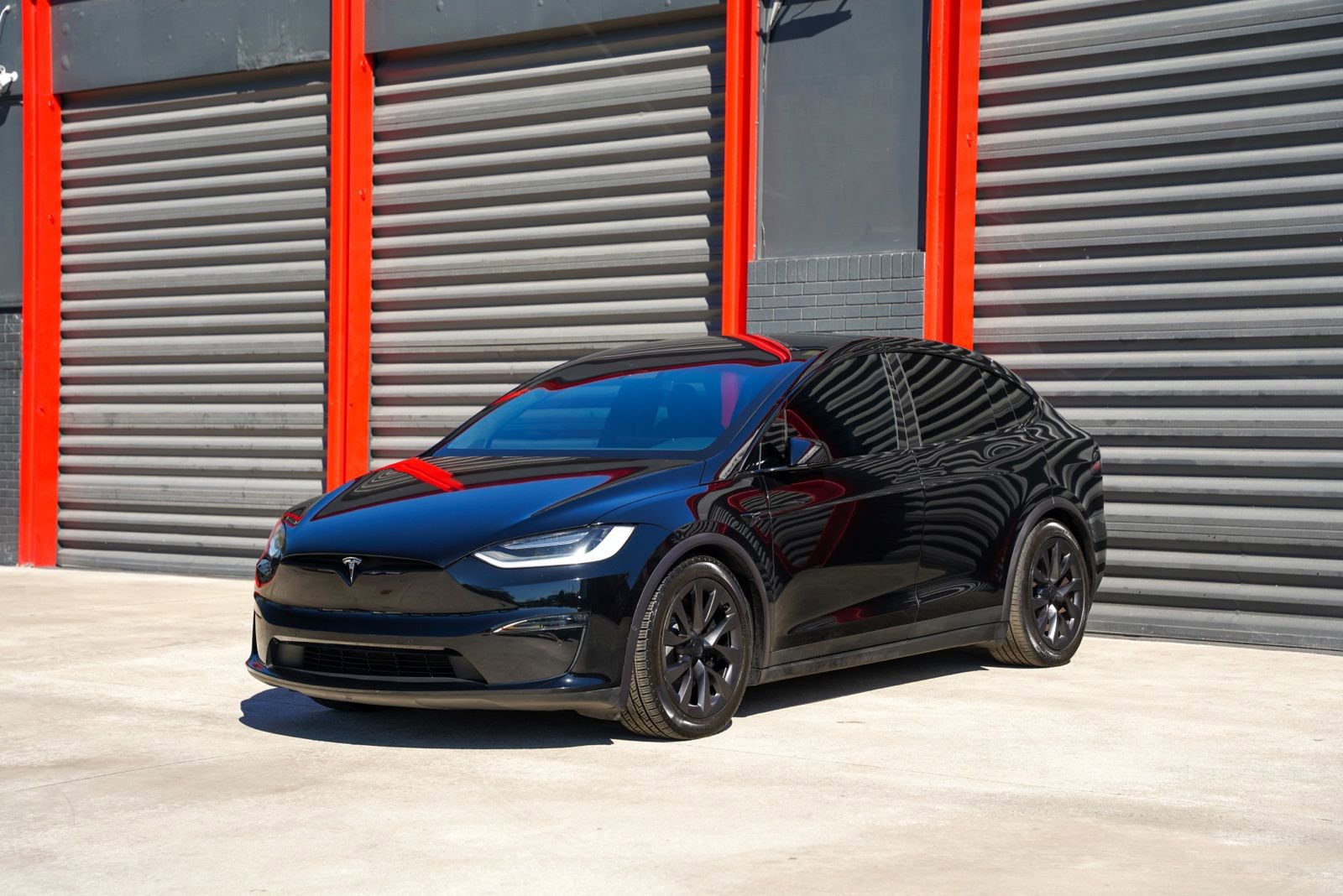 Used 2022 Tesla Model X Plaid image 1
