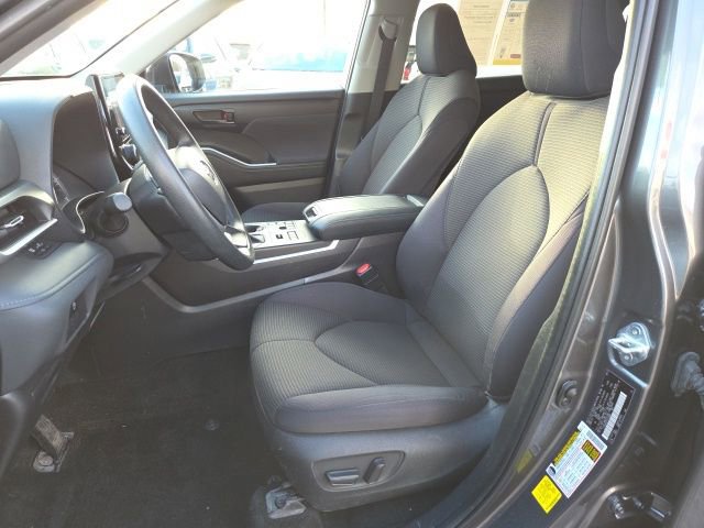 Used 2023 Toyota Highlander L image 9