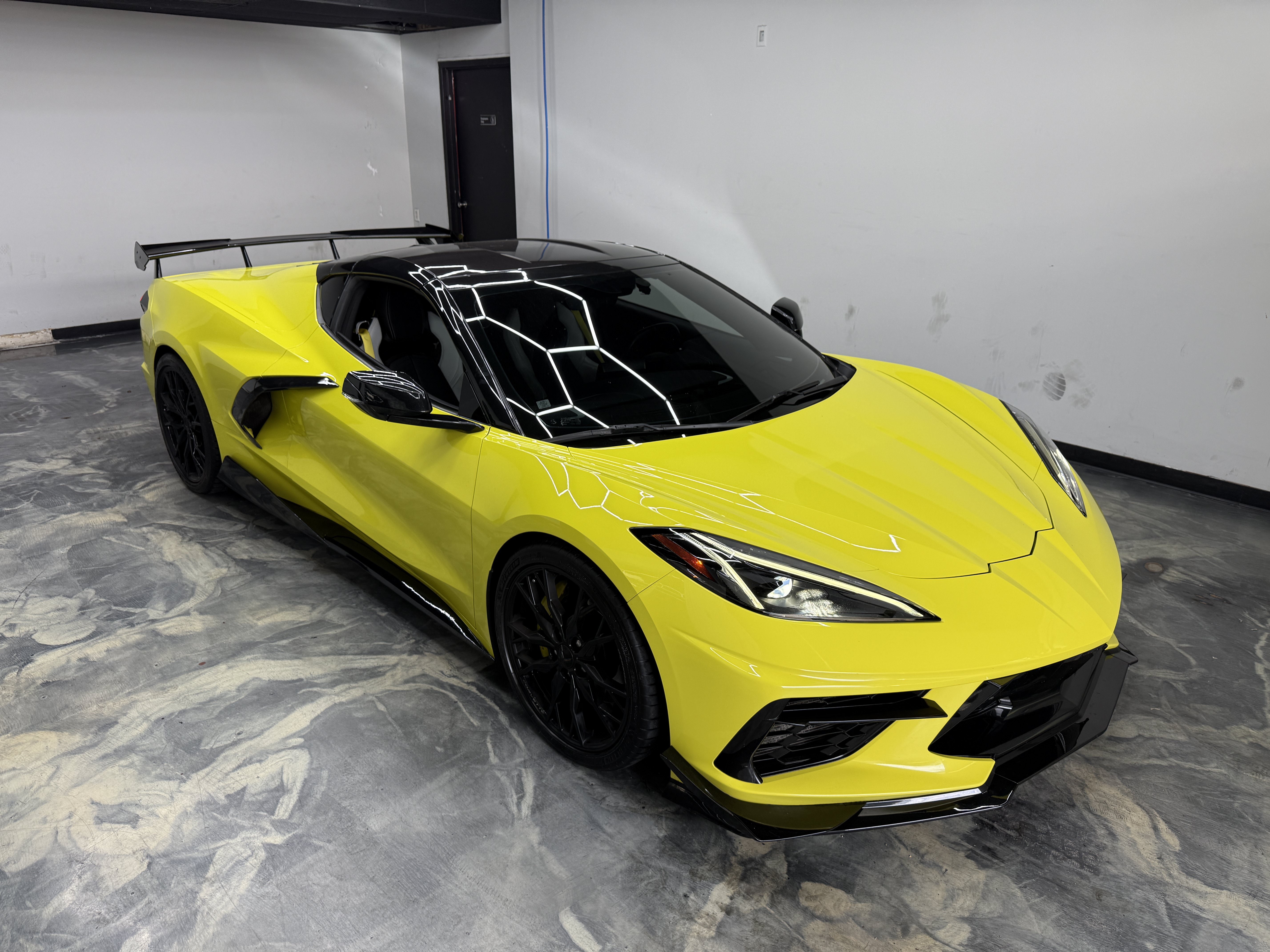 Used 2023 Chevrolet Corvette Stingray Preferred Cpe w/ Z51 Performance Package RWD image 5