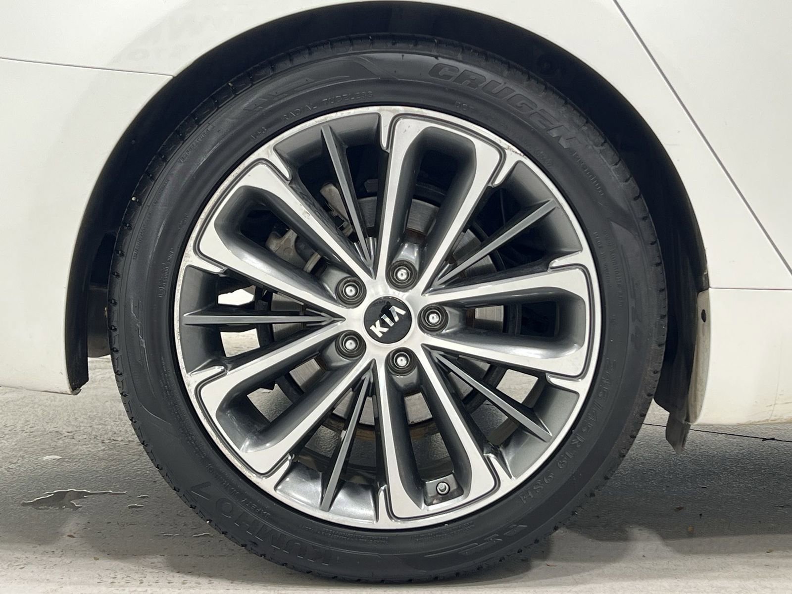 Used 2019 Kia Cadenza Technology image 10