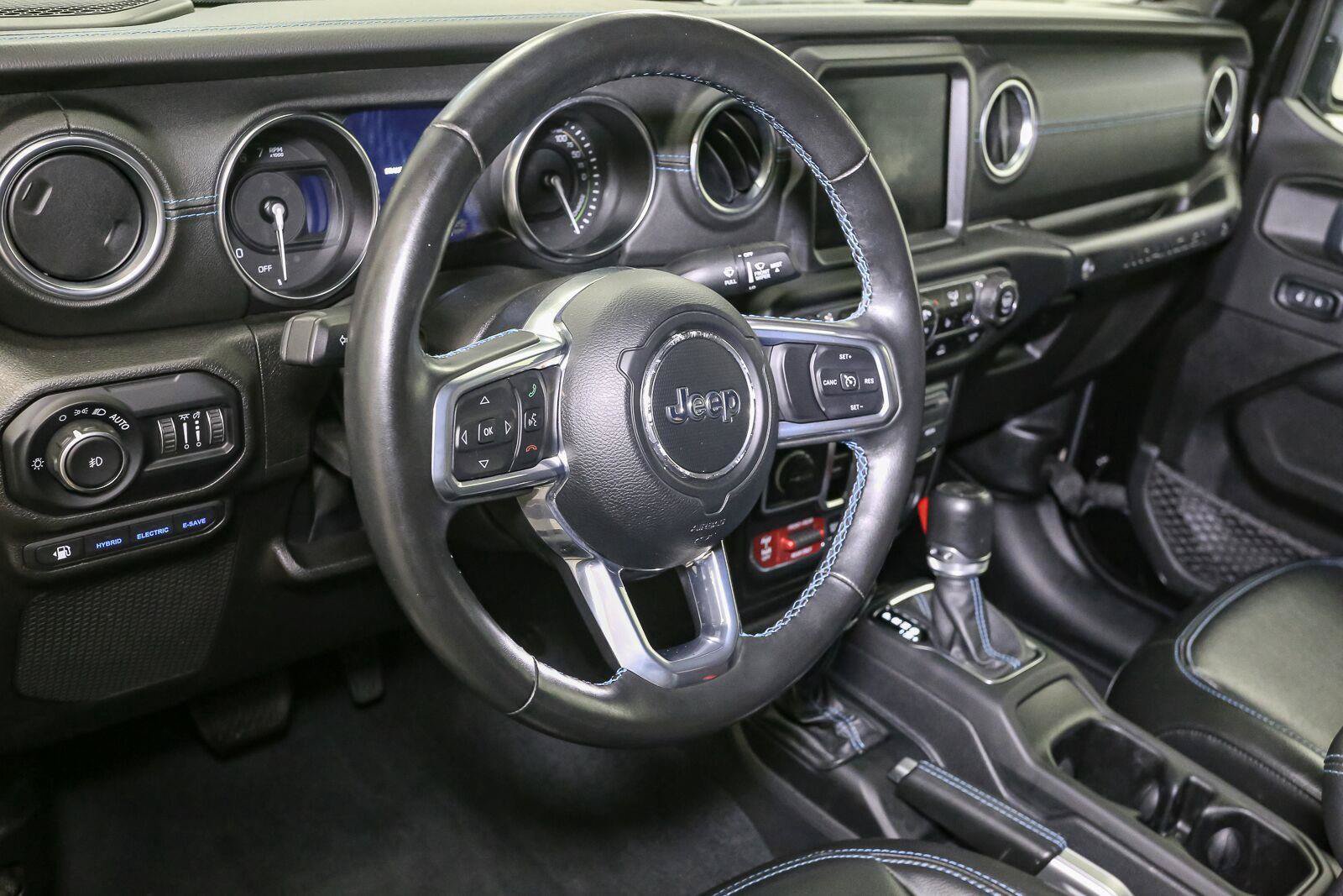 Used 2022 Jeep Wrangler Unlimited Rubicon 4xe w/ Cold Weather Group AWD/4WD image 25