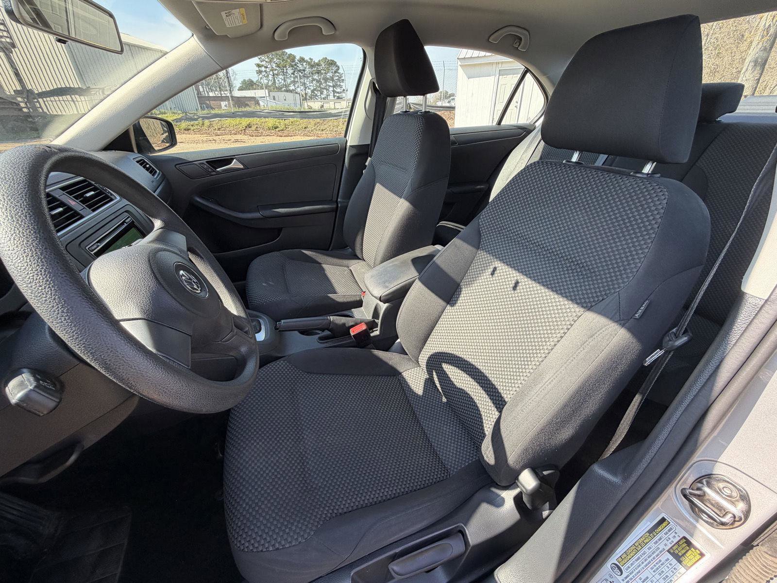 Used 2014 Volkswagen Jetta S image 9