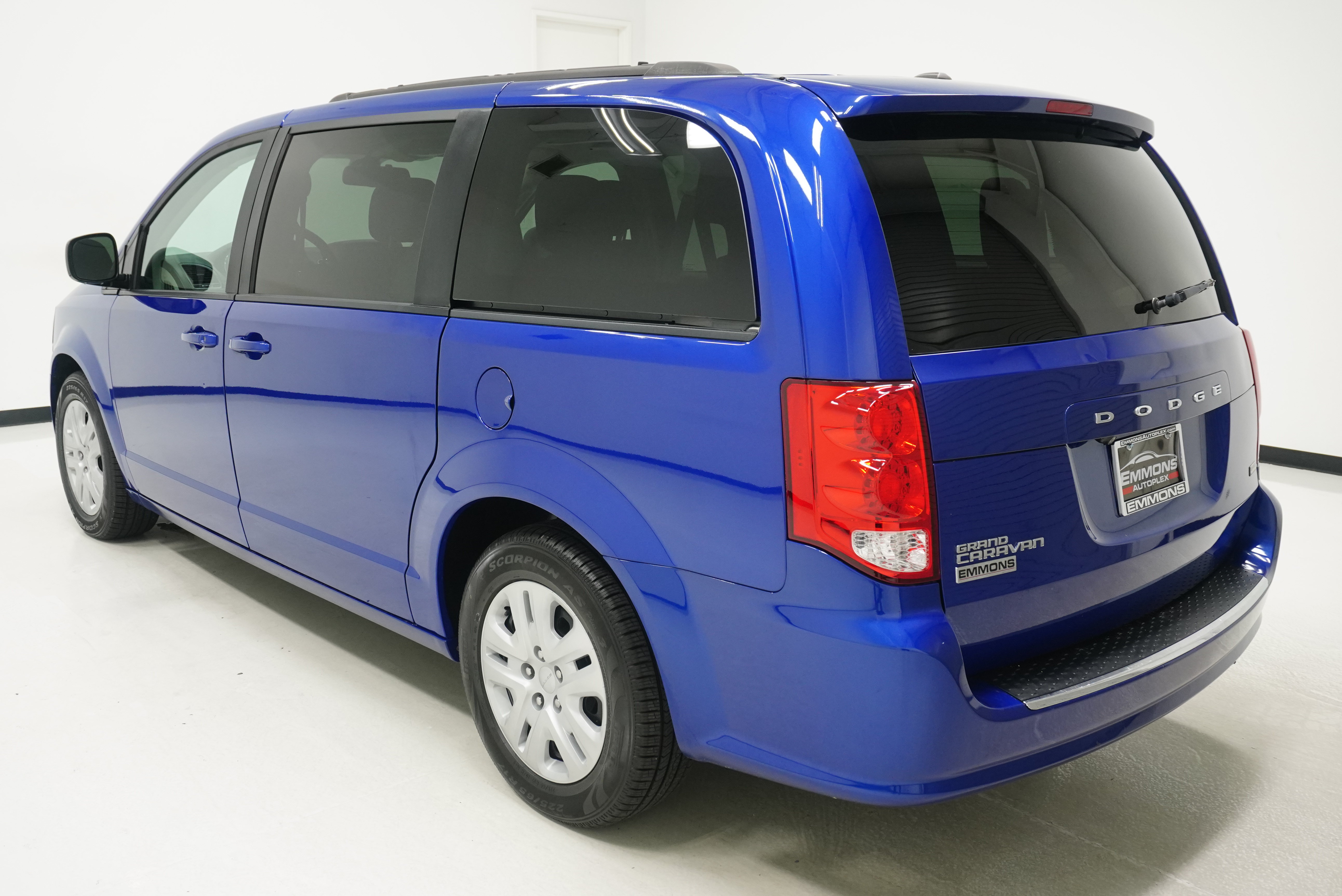 Used 2018 Dodge Grand Caravan SE w/ UConnect Hands-Free Group FWD image 6