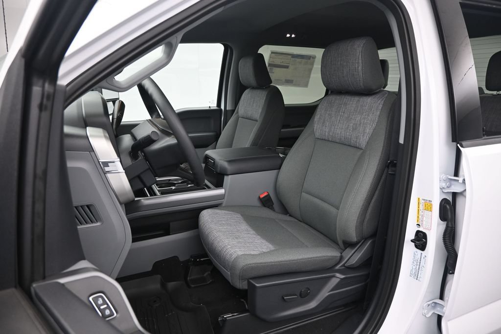 New 2026 Ford F350 XLT w/ FX4 Off-Road Package AWD/4WD image 14