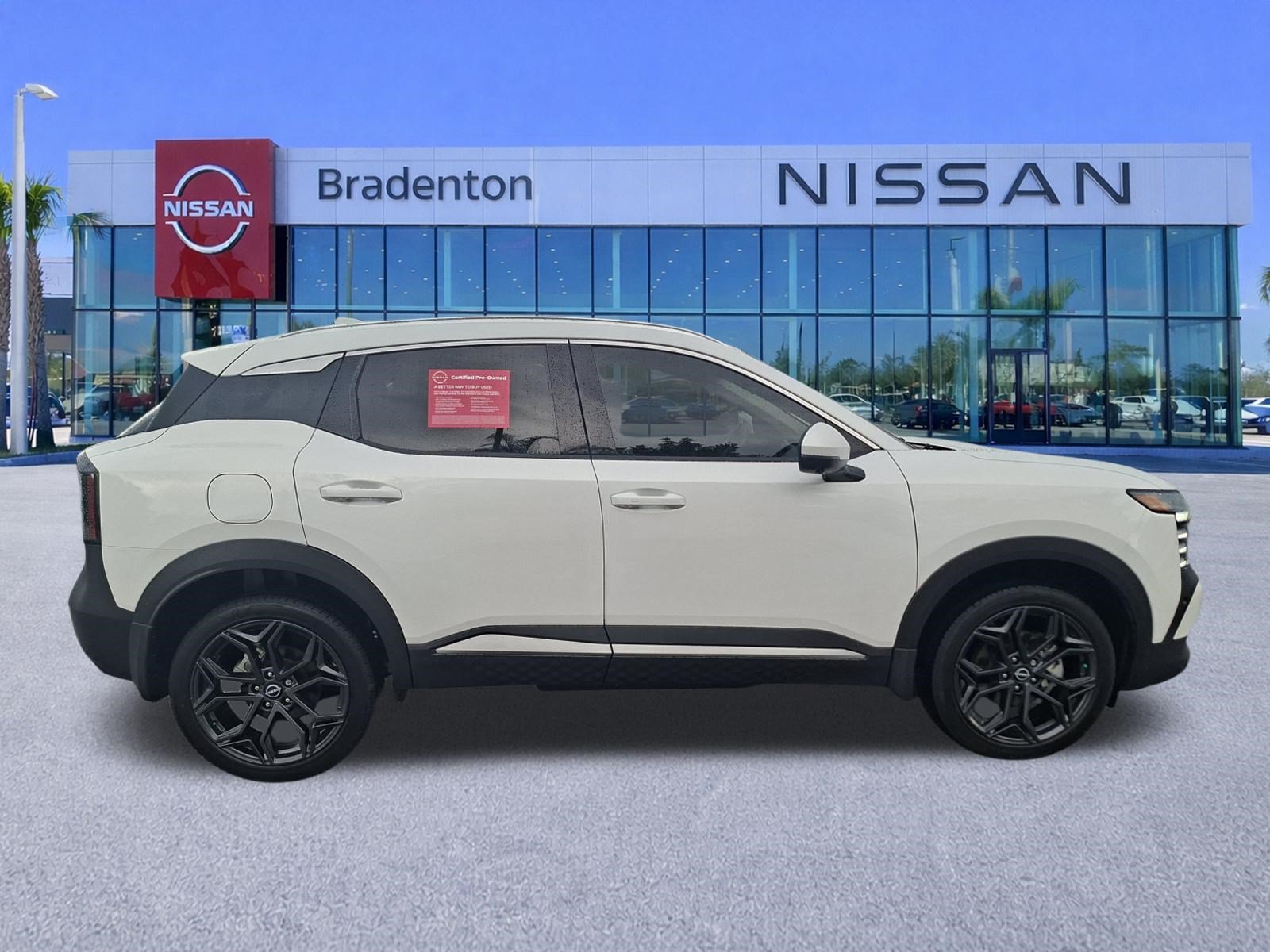 Used 2025 Nissan Kicks SR FWD image 4