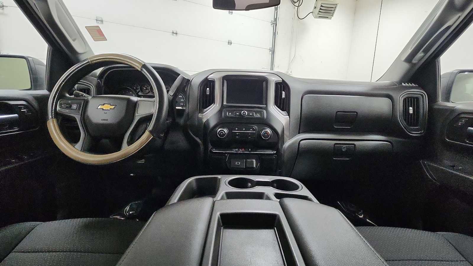 Used 2020 Chevrolet Silverado 1500 Custom w/ Custom Value Package AWD/4WD image 25