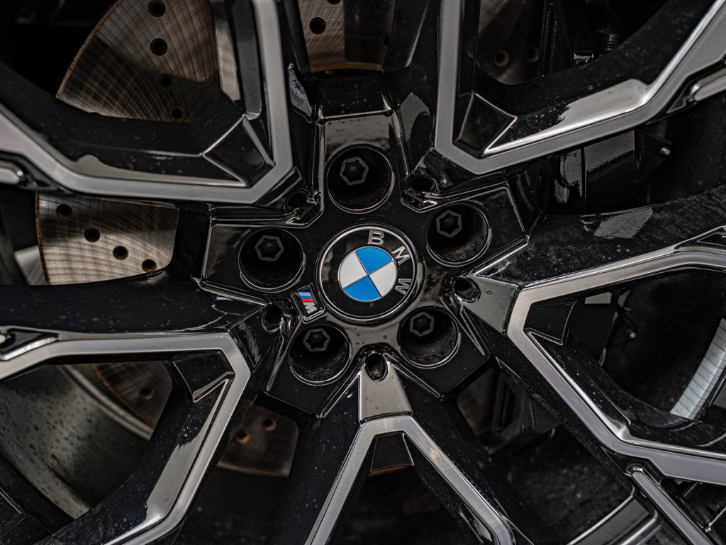 New 2026 BMW X5 M Competition w/ Executive Package AWD/4WD image 12