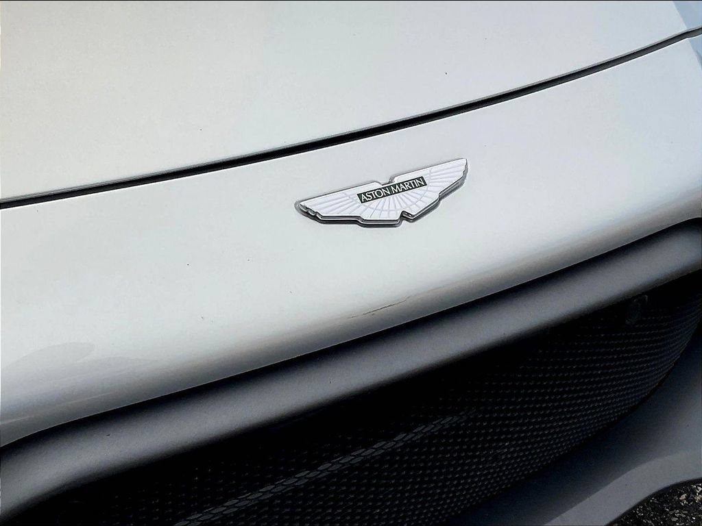 Used 2020 Aston Martin V8 Vantage Coupe RWD image 30